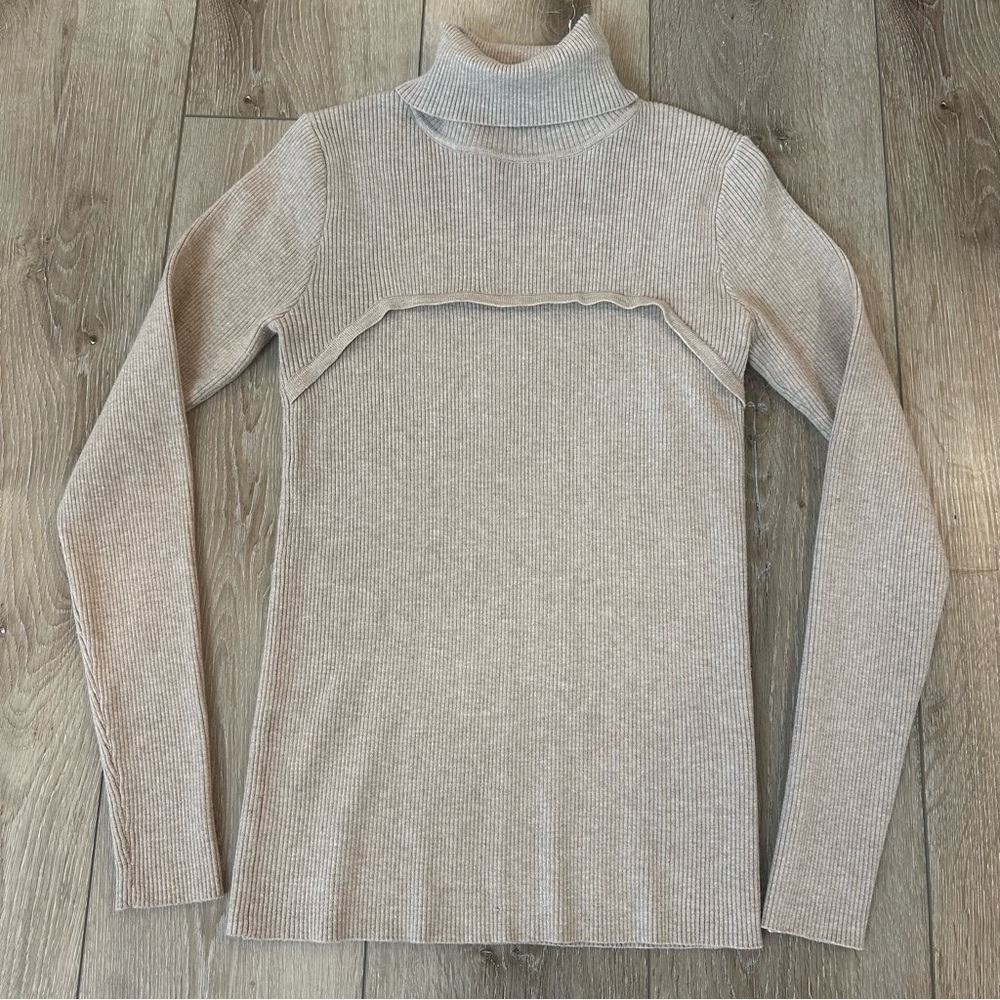 NWOT Pretty Garden Beige Ribbed Turtleneck Mock Neck Fitted Sweater Top Small